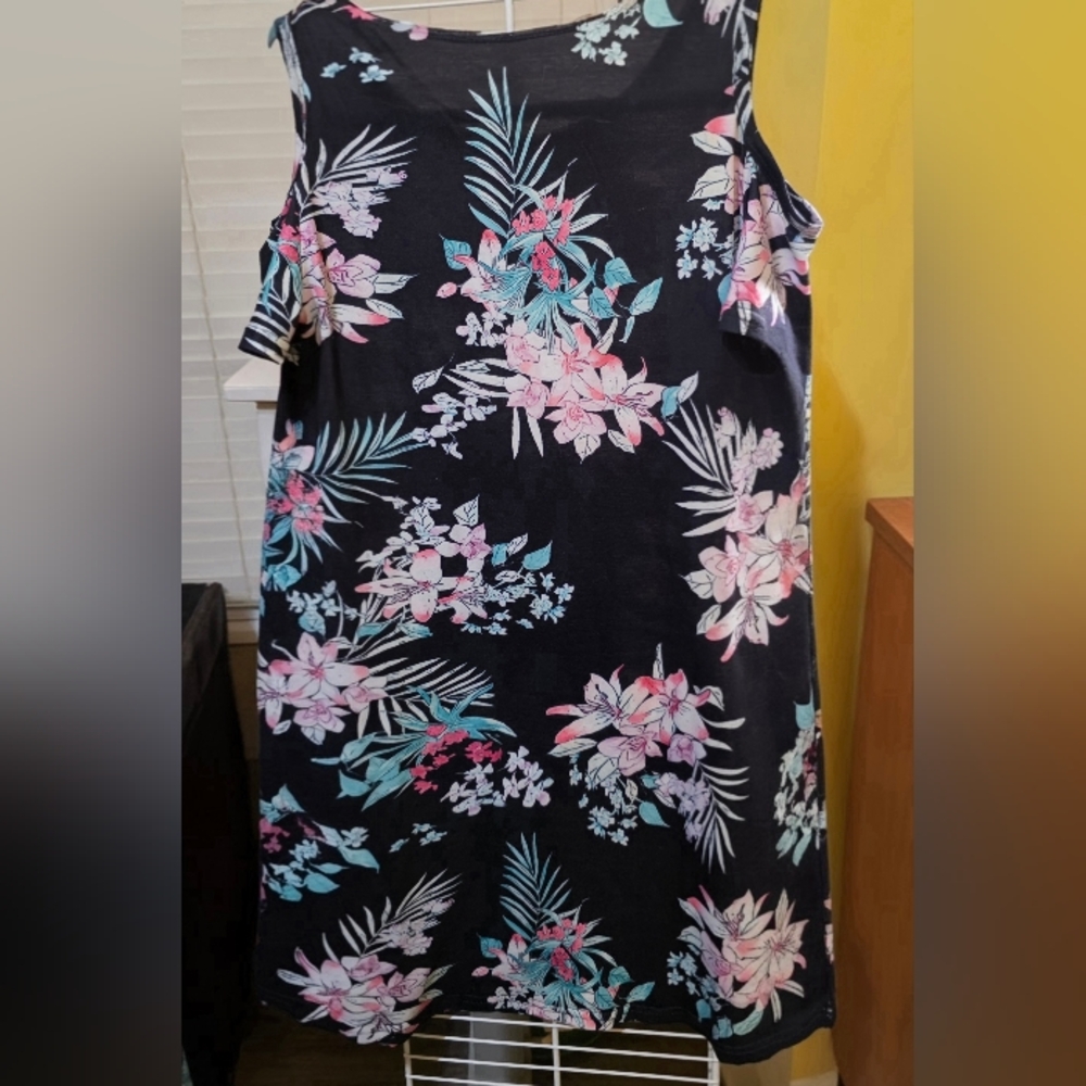 Floral Sleeveless Dress - Black and Pink